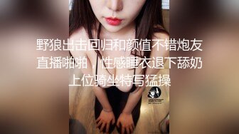 东北某KTV豪华女厕偷拍坐台陪酒女上厕所嘘嘘两个闺蜜一边尿一边聊客人