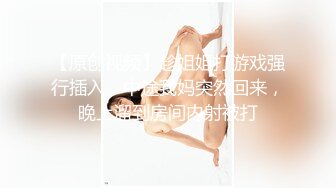 地铁跟随抄底漂亮美眉 这小骚丁太性感了 逼逼都遮不住 为了多欣赏果断跟上地铁